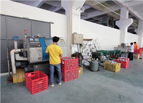 和佳庭-工人生產(chǎn)照